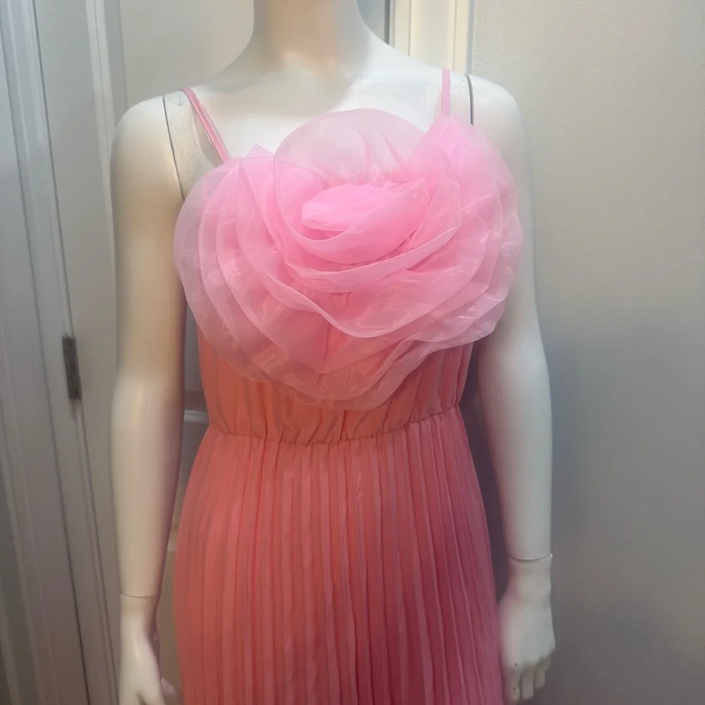 Pink Pleated Midi Dress with Floral Accent - Picture 2 of 2